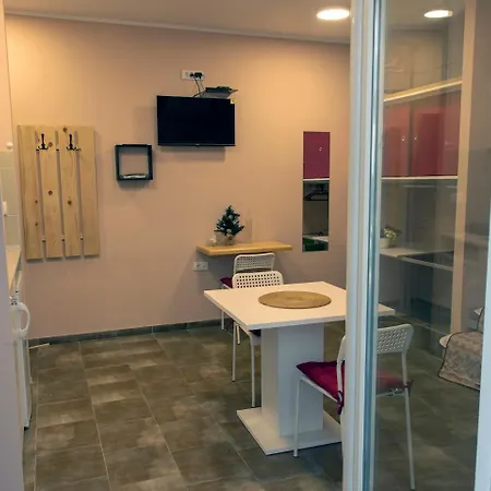 Apartment Anrora 1 *
